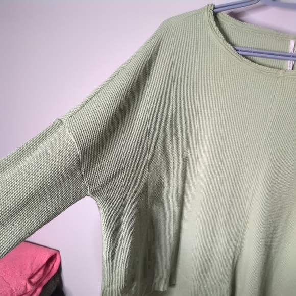 Anthropologie Nori Waffle Thermal Top Long Sleeve Oversized Sage Green Size Sm - Picture 4 of 9